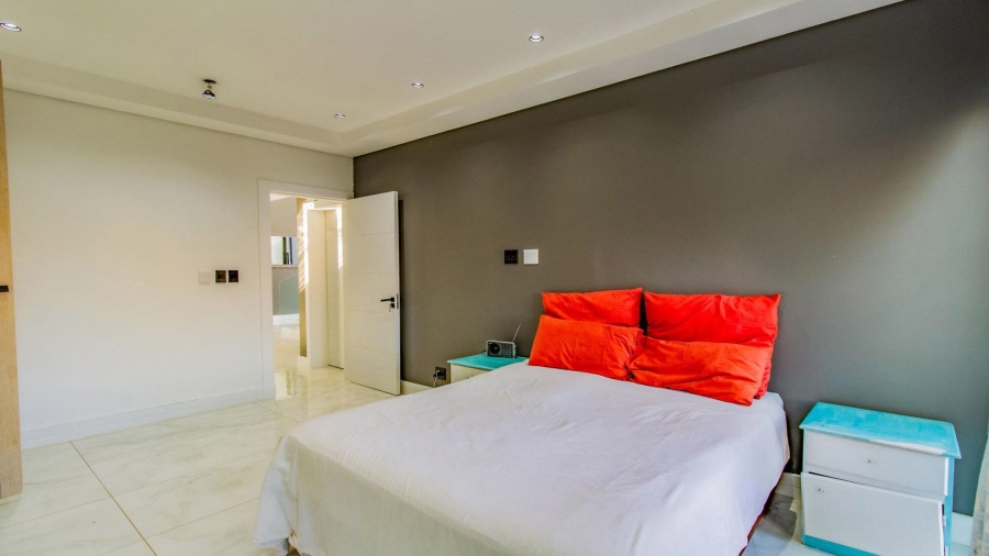 6 Bedroom Property for Sale in The Islands Estates North West